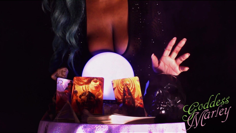 Goddess Marley: ¡La bruja malcriada le dice tu futuro!