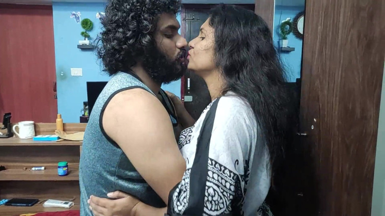 Vaigavarun45: Mallu College Teacher Hot Romantic Hard Fuck in Nighty with...