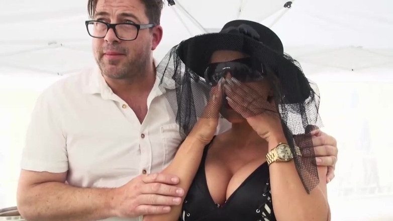Deutschland porn: Suri rumah miang mengidamkan zakar keras besar suami mereka – filem...