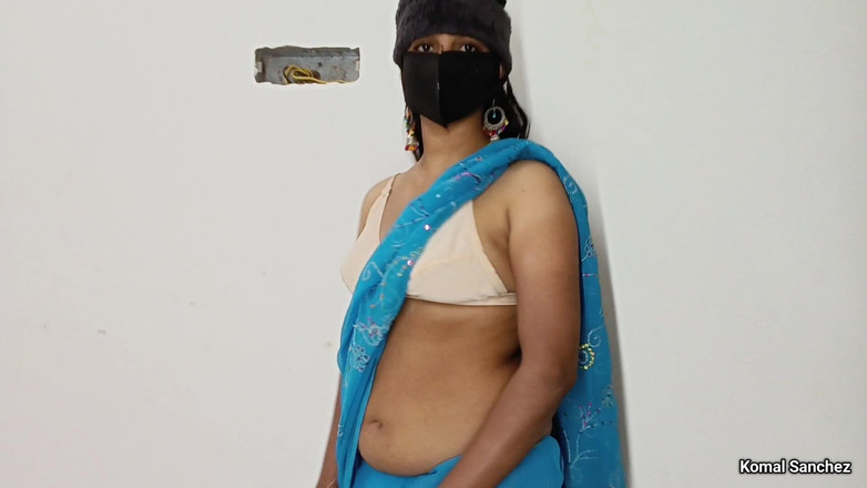 Hot_girl: Sexy holka Komal Sanchez nové saree look