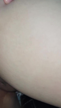 Lascio tutto il mio sperma nella figa della ragazza paffuta