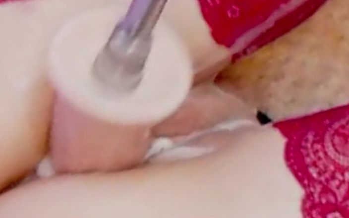 Nicolette69w: Scopa una figa cremosa con un grosso dildo