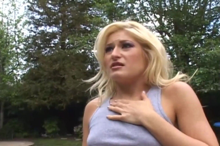 American Idol X: Black cock and white babe anal penetrated in the garden