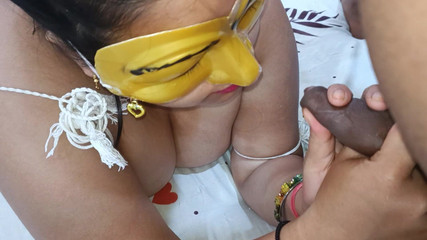 Catchybusty: Nevlastní teta chce na tváři