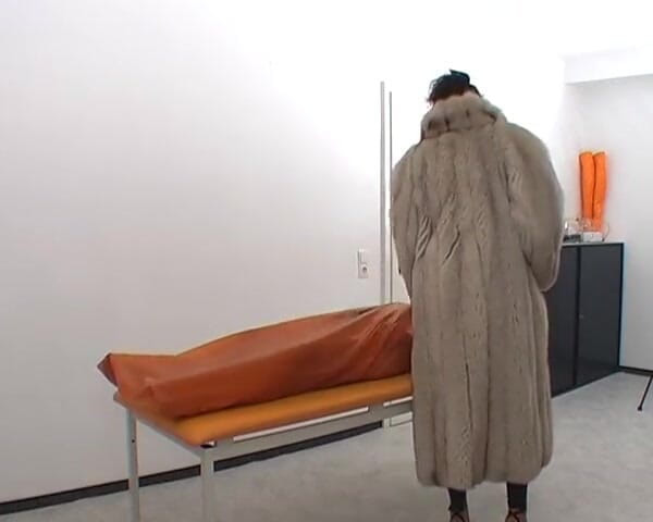 Rubber & Clinic Studio - 1ATOYS: Speciální chcací služba v gumě