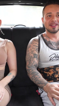V taxíku jsem potkal cizince s velkým penisem. Co s tím mám dělat?