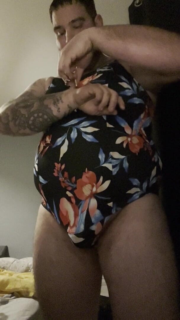 Shaun Cbt: Kuk och boll bondage med bröstvårtklämmor och crossdressing och handbojor