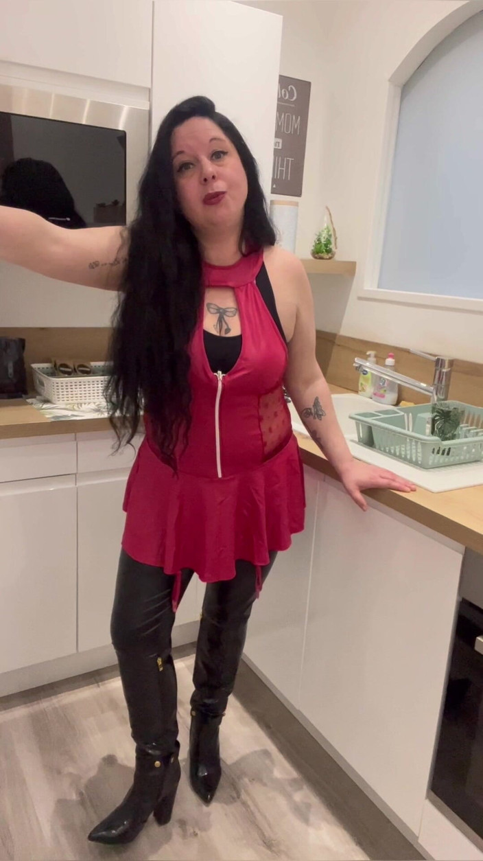 Maitresse Clara: शुद्धता पिंजरे में रहने के लिए वातानुकूलित