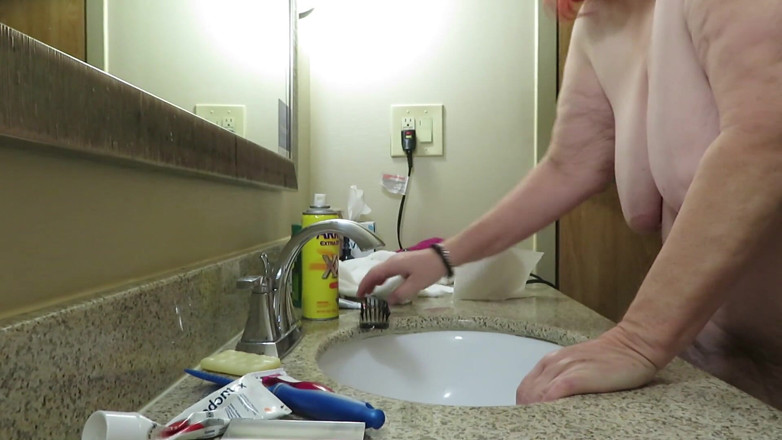 BBW nurse Vicki adventures with friends: Strip, brush my teeth, and, yes, shave!
