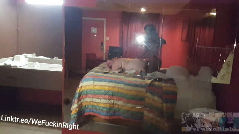 WeFuckinRight: Awek montel seksi mengambil batang hitam ini gaya doggy dan...