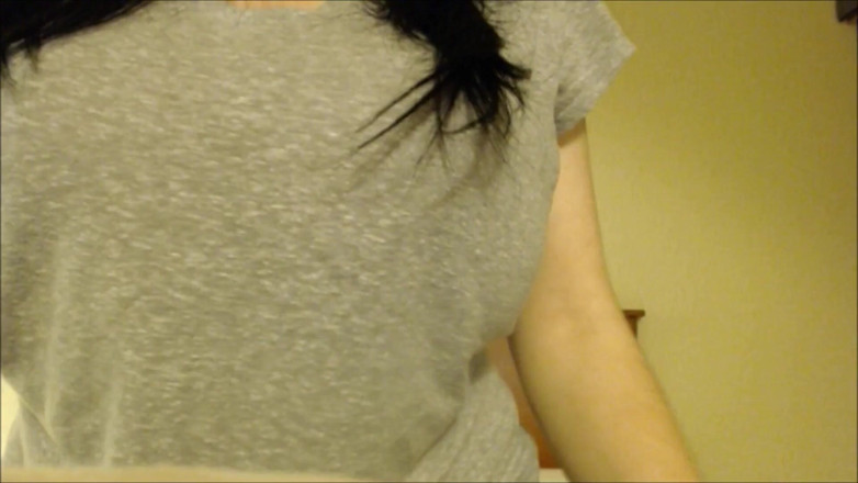 Lovely Lilith: Lets bust my buttons