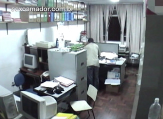 Amateurs videos: Horny employees having sex in the office after hours