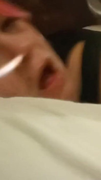 이 긴 흑인 직원과 함께 그녀를 파내는 것을 지켜보는 극단적이고 규칙적인 콘텐츠를 만듭니다.