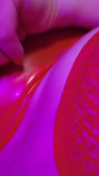 Roter gummi, domina-herrin solo-fetisch-domina eva latex-bdsm dicker arsch milf heiß