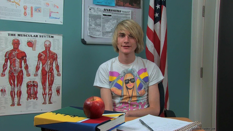 Teach Twinks: Gay blond Twink Preston Andrews ger intervju