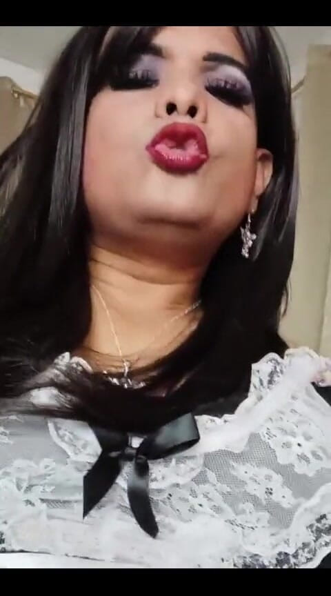 TSquennAna: Show de mucama cachonda