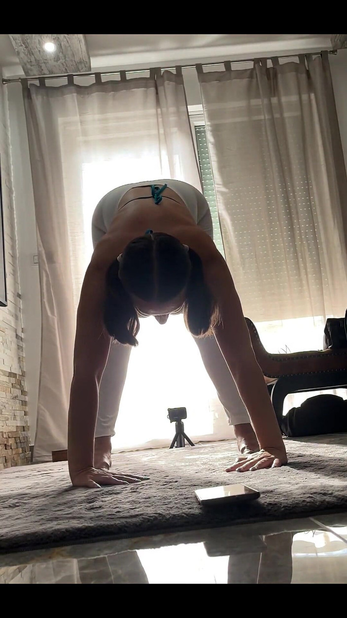 Crypto Mommy: Bb, tonton gimana aku melatih tubuhku supaya kamu bisa bersenang-senang