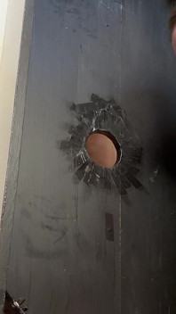 Gloryhole - Dupla Gozada Na Boca