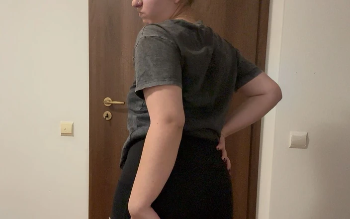 NipsAndStrips: Läckra pruttar innan sängen tid