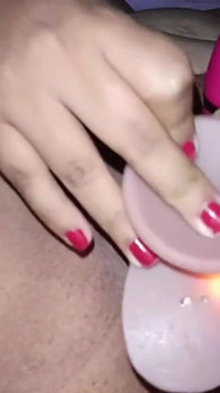 Cette chatte gourmande veut se faire pénétrer jusqu’à l’orgasme.
