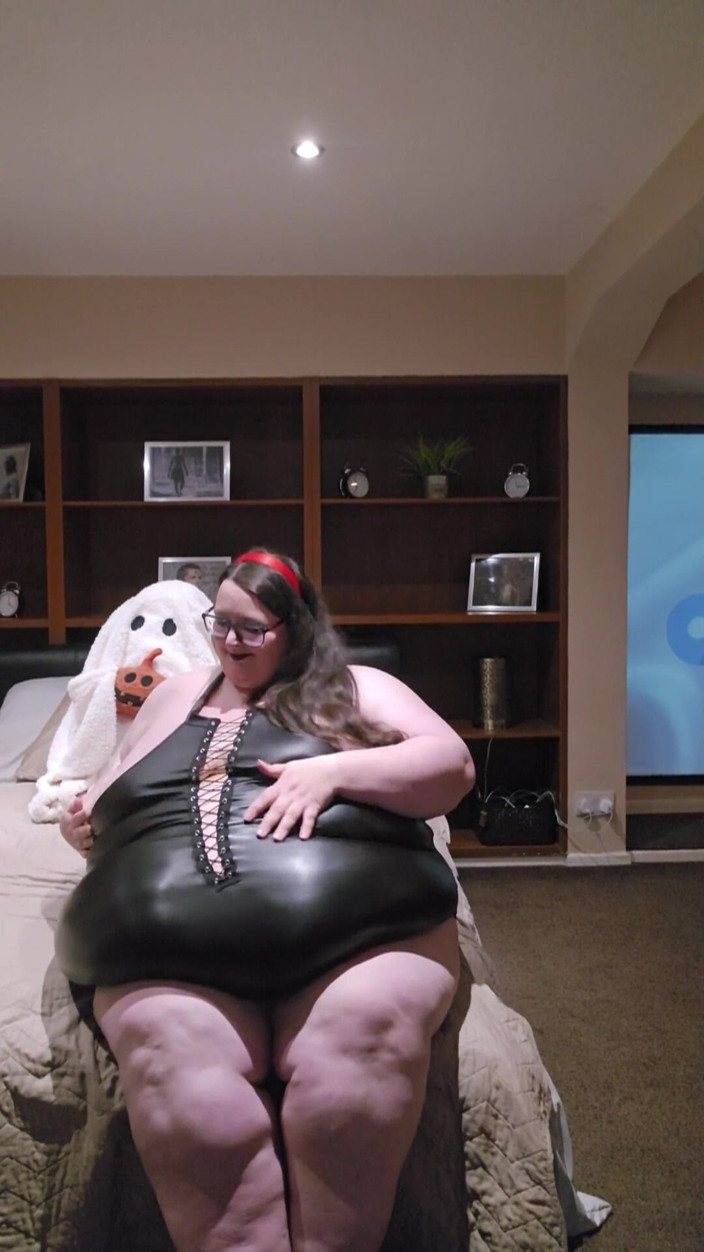 SSBBWLadyBrads: BBWセクシーファットブラックレザースーツ