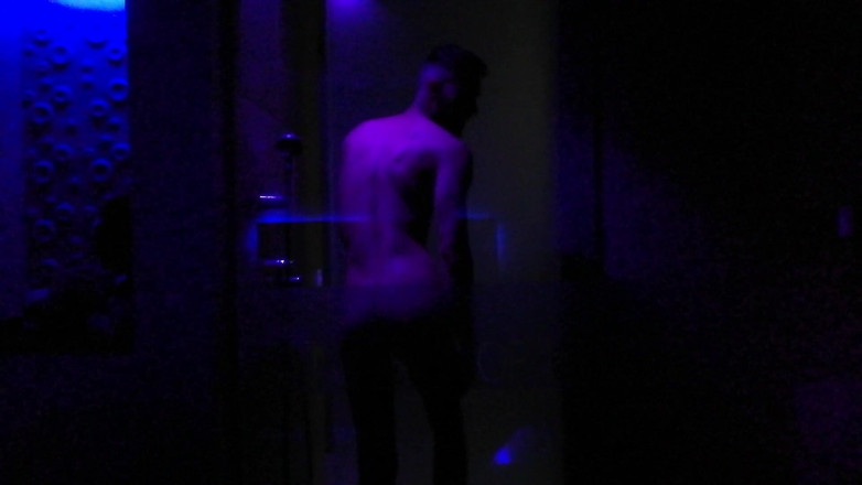 LuckyGuyLover: Lampu dan bayang-bayang