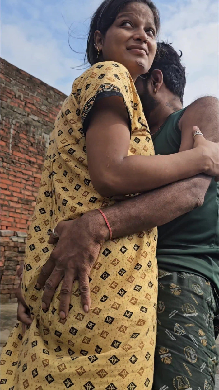 Aalox: Un village indien desi adore les couples mariés, partie 2