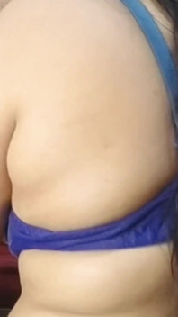 Garganta profunda chupando polla india de 18 chica real casero