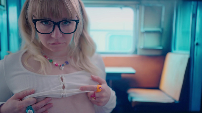 Jolie Lyon: Pelacur di kereta