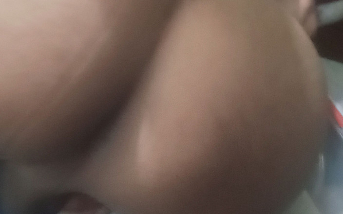 Hot bahbi: Velmi sexy a velký zadek