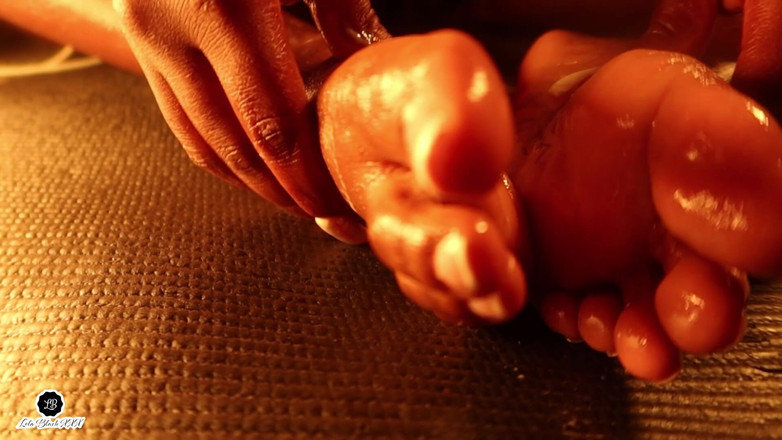 LOLA BLACK XXX: Lola Black XXX ebenové prsty a chodidla