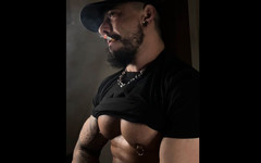 Reds and Muscles: Nemůžu se dočkat Světla!