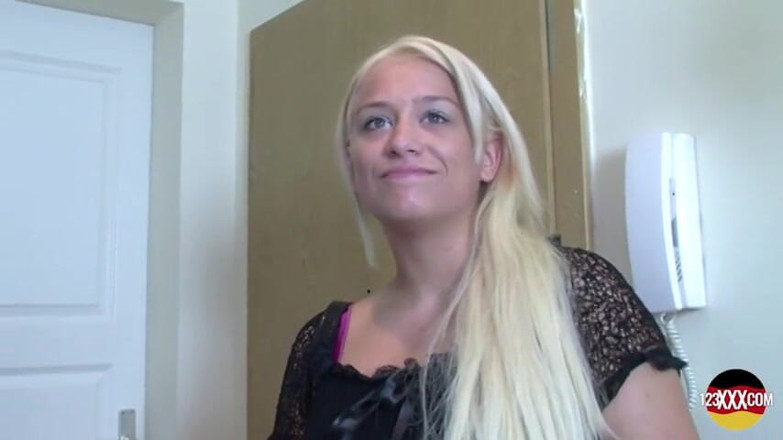 123XXX - 100% Amateurs: Hot German MILF Clapping Her Ass on a Hard Cock...