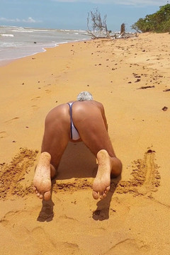 Ladysilvas: Ladysilva pe plajă ce curvă sexy