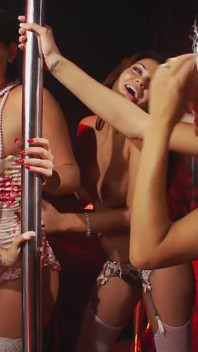 Gemma Massey y Natasha Marley en el festival de sexo grupal