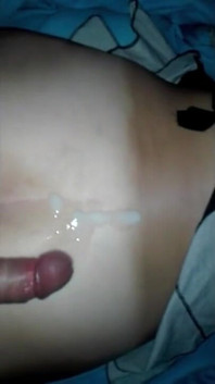 Mucama caliente chupando polla y terminando en la cola