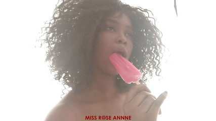 Insomnia Domina: 融化的嘴唇