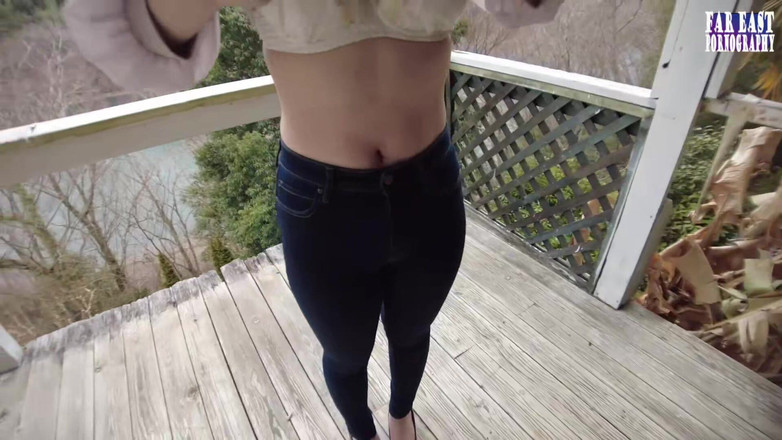 Far East pornography: 当一个大胆的年轻美女在户外抽干每一滴温暖时，避孕套-gulp 徘徊 第2集