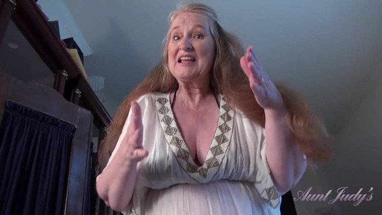 Aunt Judy's: AuntJudys - Your Busty 61yo GILF Stepmom Maggie gives you a Handjob (POV)
