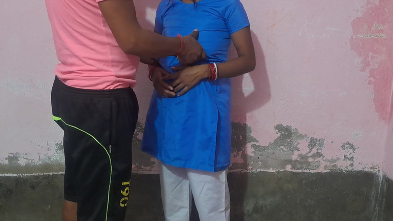 Sumaj: Vysokoškolská studentka s vysokoškolskými šaty