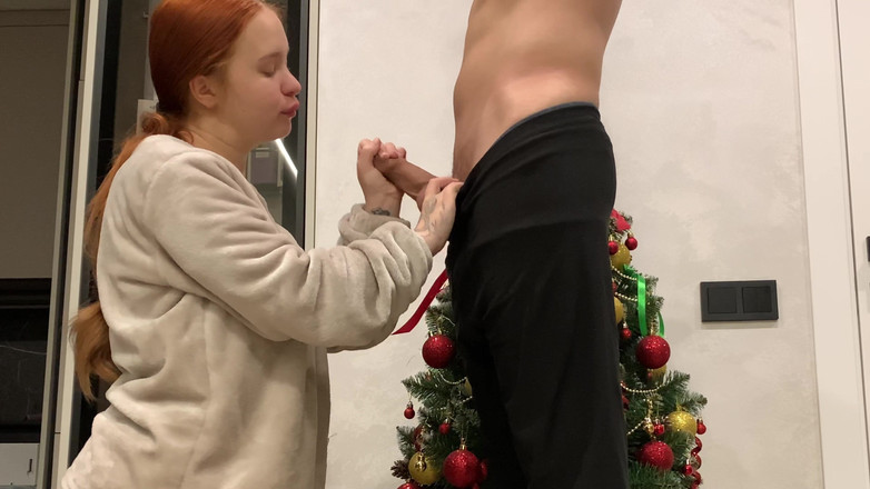 xKeryB: 18-летняя студентка заставляет ее сводного братца кончить дважды, прежде чем их родители вернуться домой!!