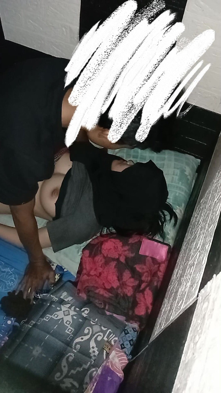 Famly sex: Asyalı kadınımın dar amcığımın ve beyaz tenimin zevki