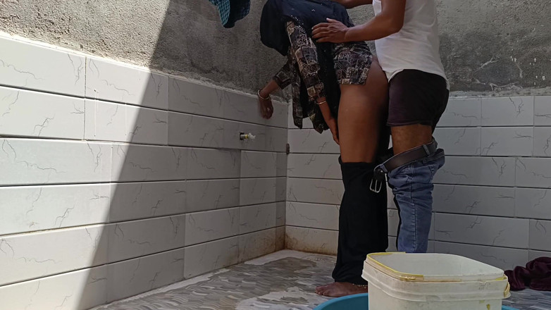 Bhabhi UP: Il marito era andato fuori