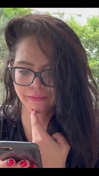 Merokok Selama menjawab di Onlyfans saya untuk Pesan Anda