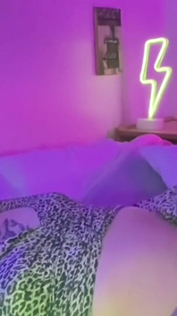 Jenaka yang bagus antara rakan selepas makan malam