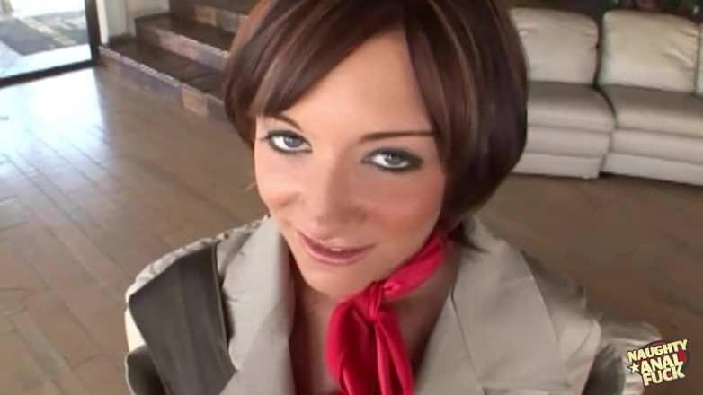 Naughty anal fuck: Дівчина-скаут спокушає свого останнього клієнта, дозволяючи йому розтягнути її тугу солодку дупу
