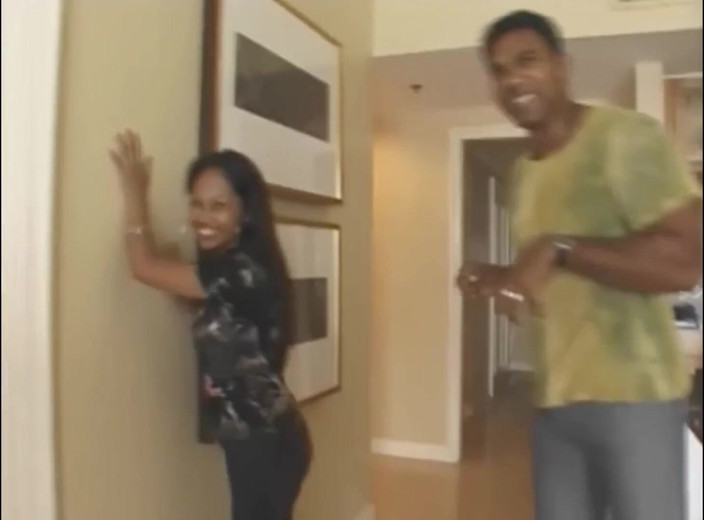 Petite creampie Asian Cumdump sluts: Маленьку азіатську дівчину сильно зачепив чоловік з BBC, і її обличчя намалювали.