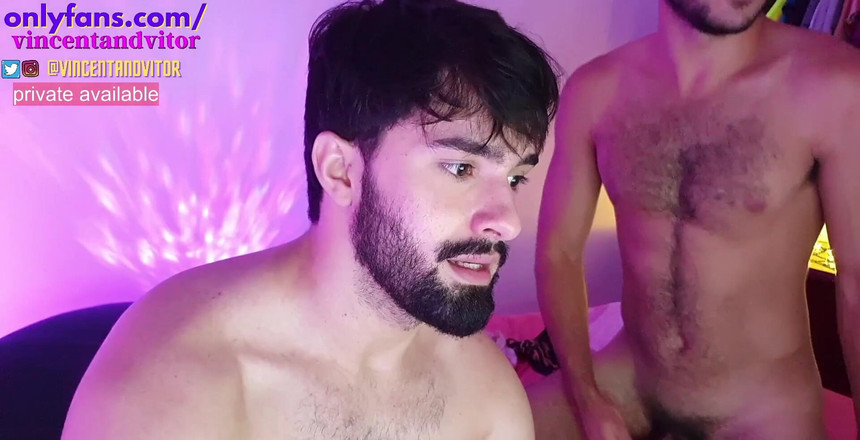 vincentandvitor: Stříkání na jeho velký zadek - Vincent a Vitor