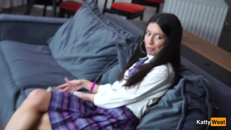 Katty West: Vriendin bracht twee jongens naar groepseks en ze neukten ons...