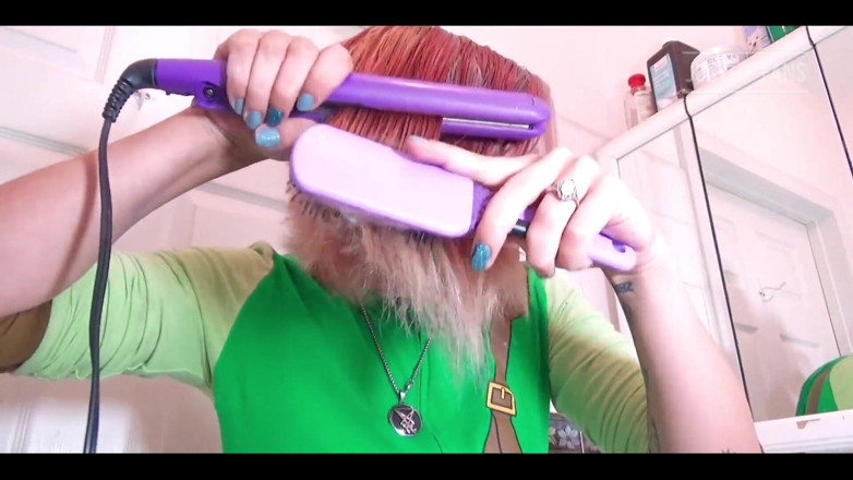 FondaDix: Damp Hair Brush and Straighten